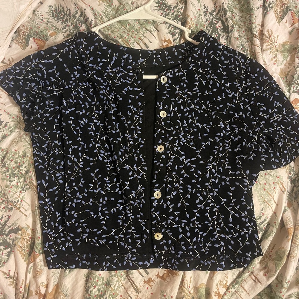 Blue Flower Cropped Button Down top